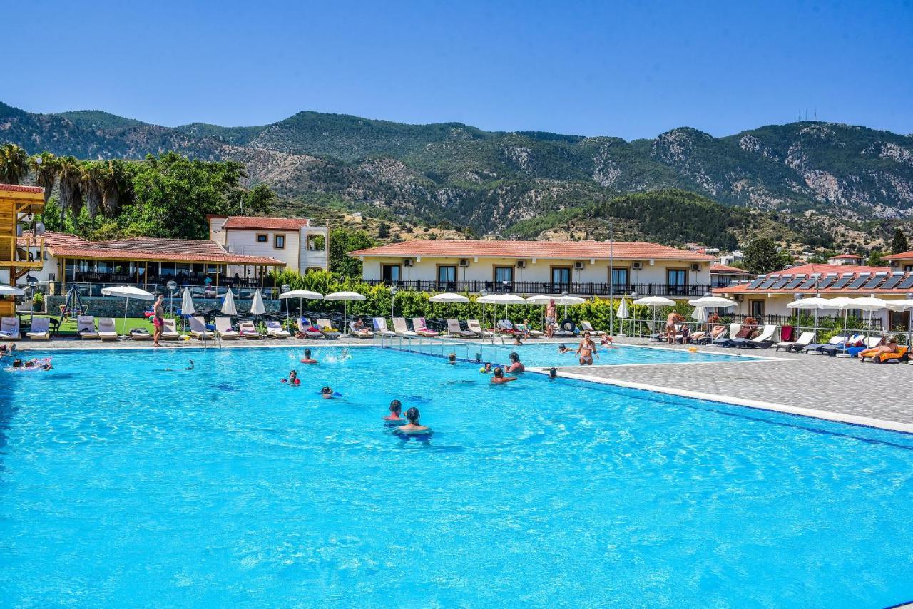 RIVERSIDE HOTEL&Pools&Beach Club Krini Exterior foto
