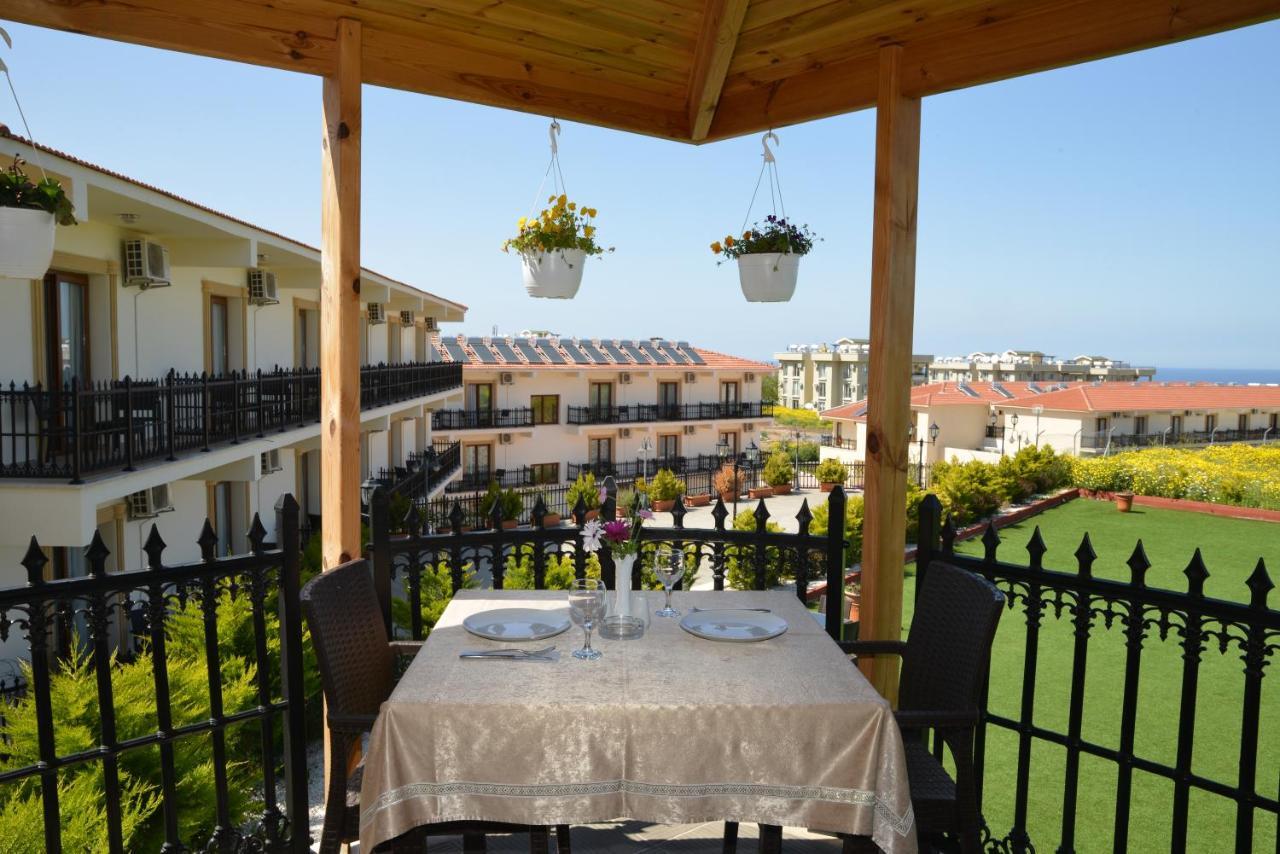 RIVERSIDE HOTEL&Pools&Beach Club Krini Exterior foto