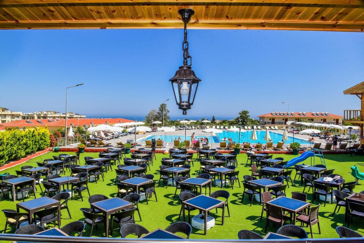 RIVERSIDE HOTEL&Pools&Beach Club Krini Exterior foto